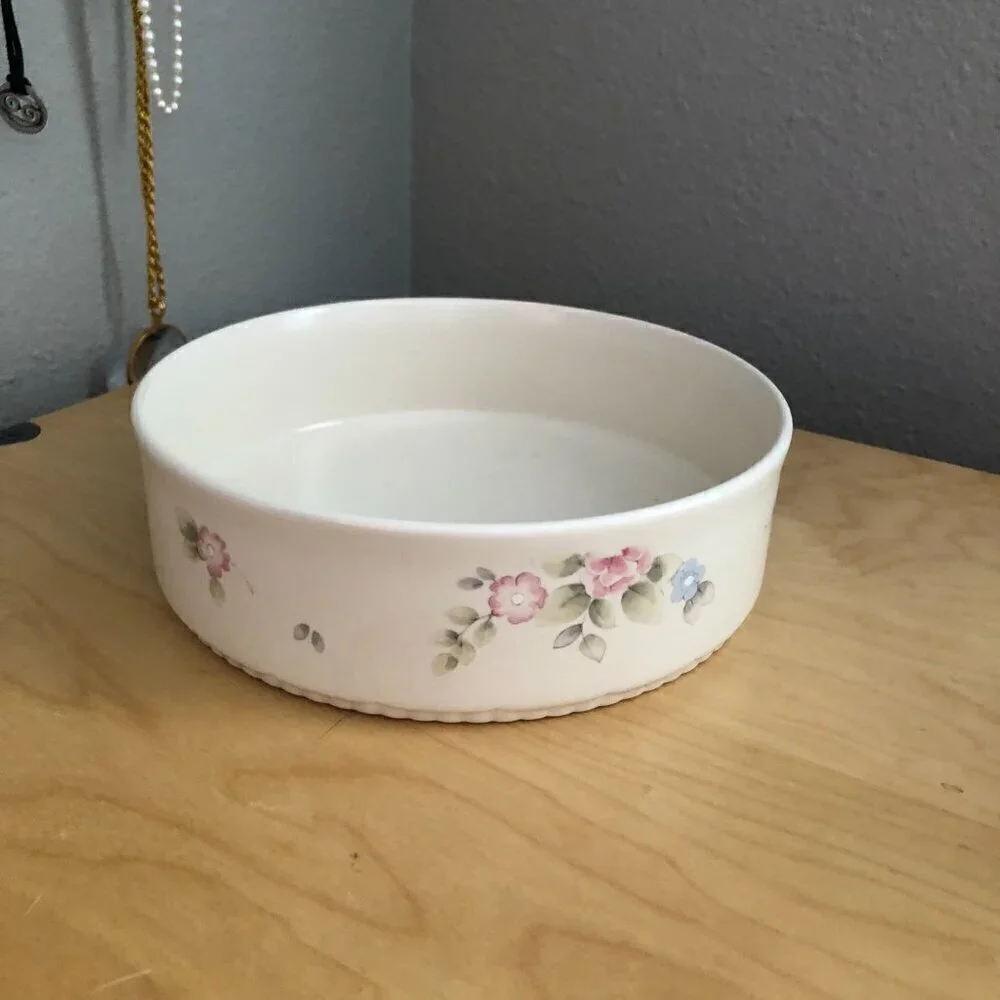 Pfaltzgraff USA Tea Rose Stoneware Collection Round Casserole Souffle 8.5